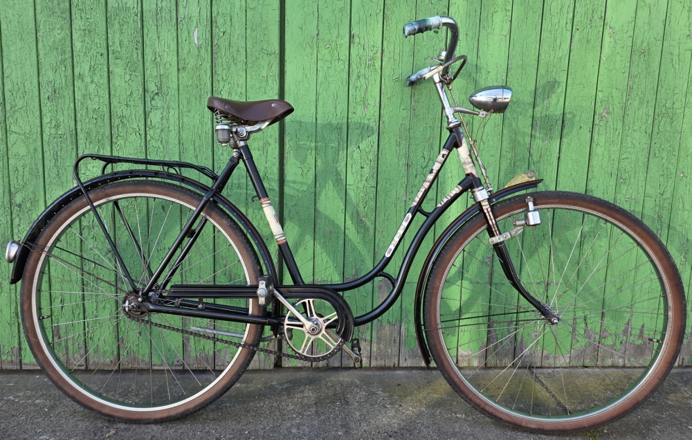 Damenfahrrad NSU , 60er Jahre, 28 Zoll, RH: 55,5 cm,  schöner orig. erhaltener Alltagsklassiker, siehe Bilder 