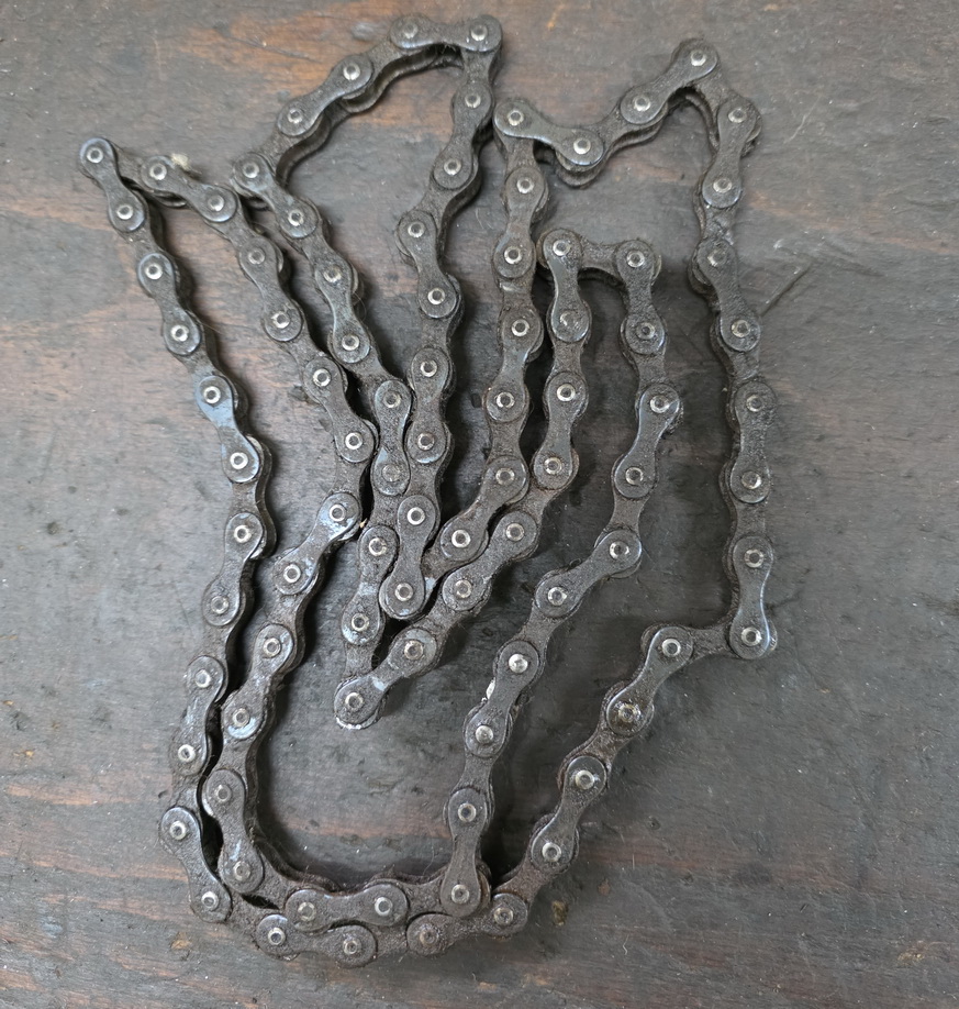 Fahrradkette, 5/8 x 3/16 Zoll (lange Teilung), gebraucht , ungereinigt wie abgebaut, Ausführung u. Zustand siehe Bild. 