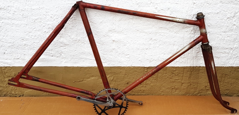 Fahrradrahmen "BAUER" Halbrenner Herrenausf. 28 Zoll, Stahl, RH=56,5 cm, späte 40er Jahre, Originallackierung 
