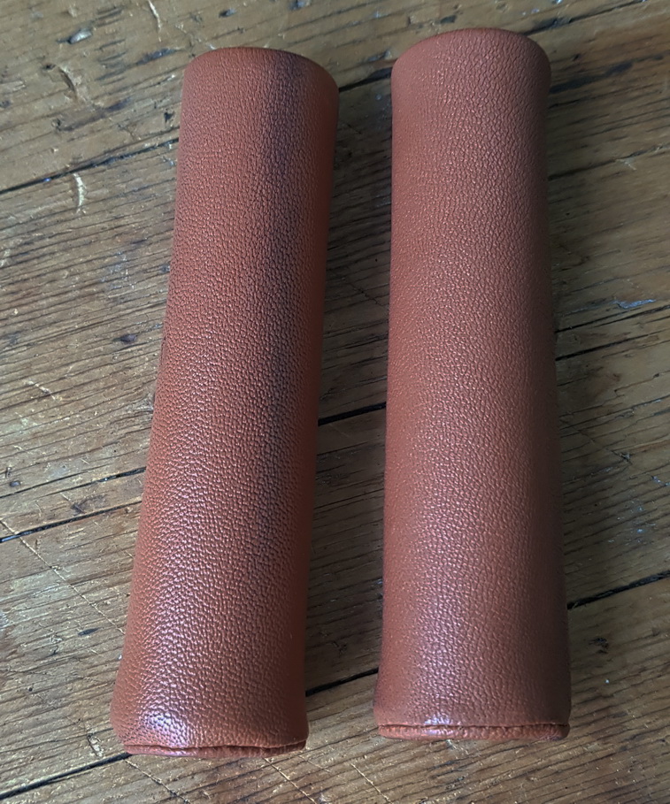 Ledergriff Ziegenleder  mittelbraun, 22mm, ca. 125 mm lang 
