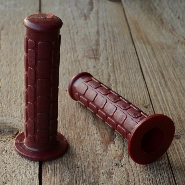 Kunststoffgriff, weinrot,  22mm, 70/80er Jahre, orig Altbestand 