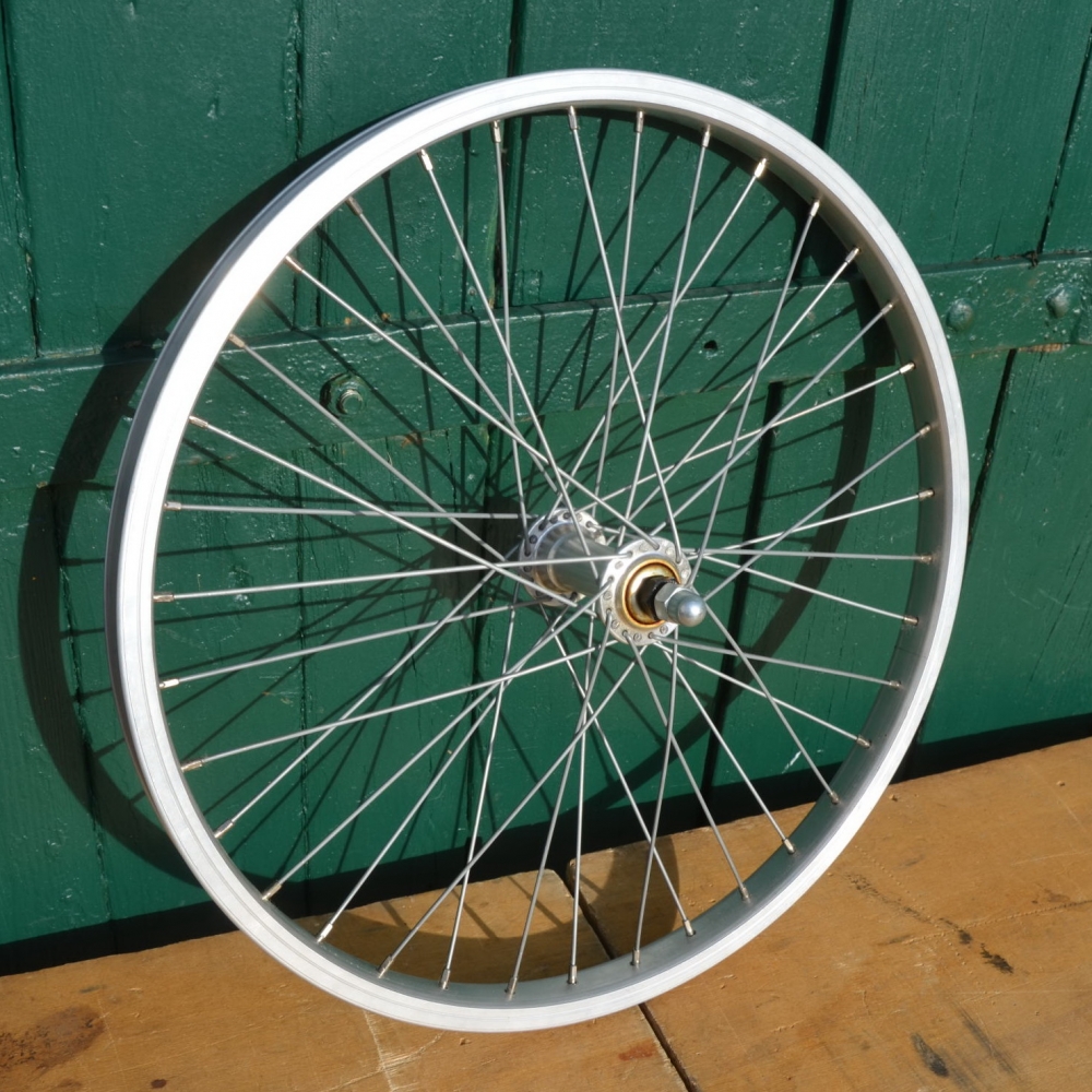 Vorderrad 20 Zoll (19-406), Alu für Drahtbereigung, Speichen verzinkt, NOS 