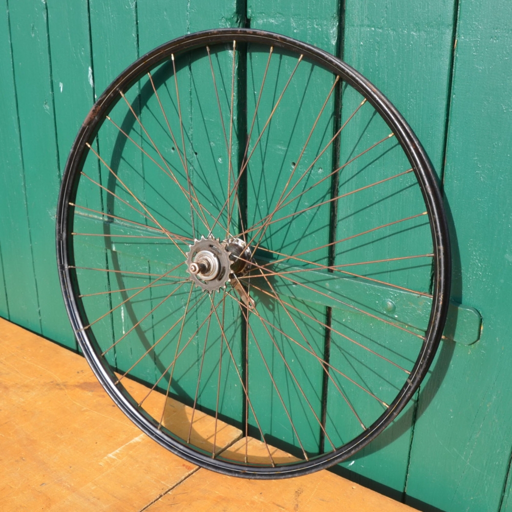 Hinterrad 28 x 1,75/2,00 Stahl, Schwarz, Linierung grün/rot/weiß, original 1938, gebraucht 