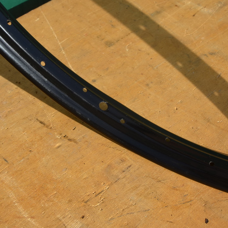 Felge 26 x 2,00 schwarz, Breite 42 mm, 36-loch, Ventilbohrung 8,5 mm, schwarz, 30er Jahre 