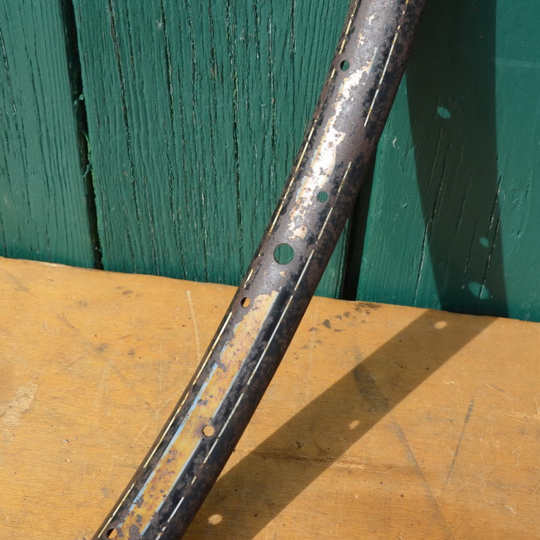 Wulstfelge 28 x 1 ½ , 36-loch, Breite 32,5 mm, Schwarz, Holzdekor, blau/weiß 