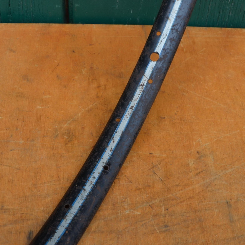 Wulstfelge 26 x 1 ½, 36-loch, Breite 33 mm, Linierung blau/silber, 