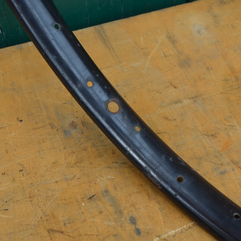 Wulstfelge 26 x 1,5 schwarz, 36-loch, f. 2 mm Speichen gebohrt, 