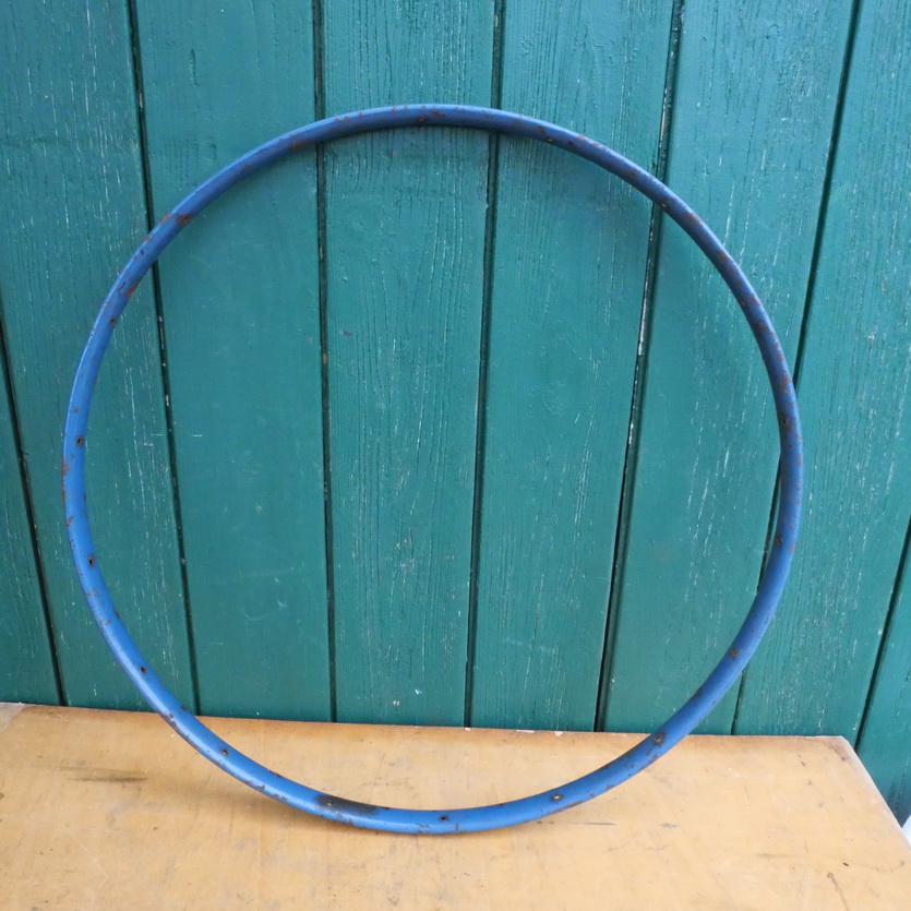 Wulstfelge 28 x 1,5, blau überstrichen, 36-loch, Breite ca. 32 mm 