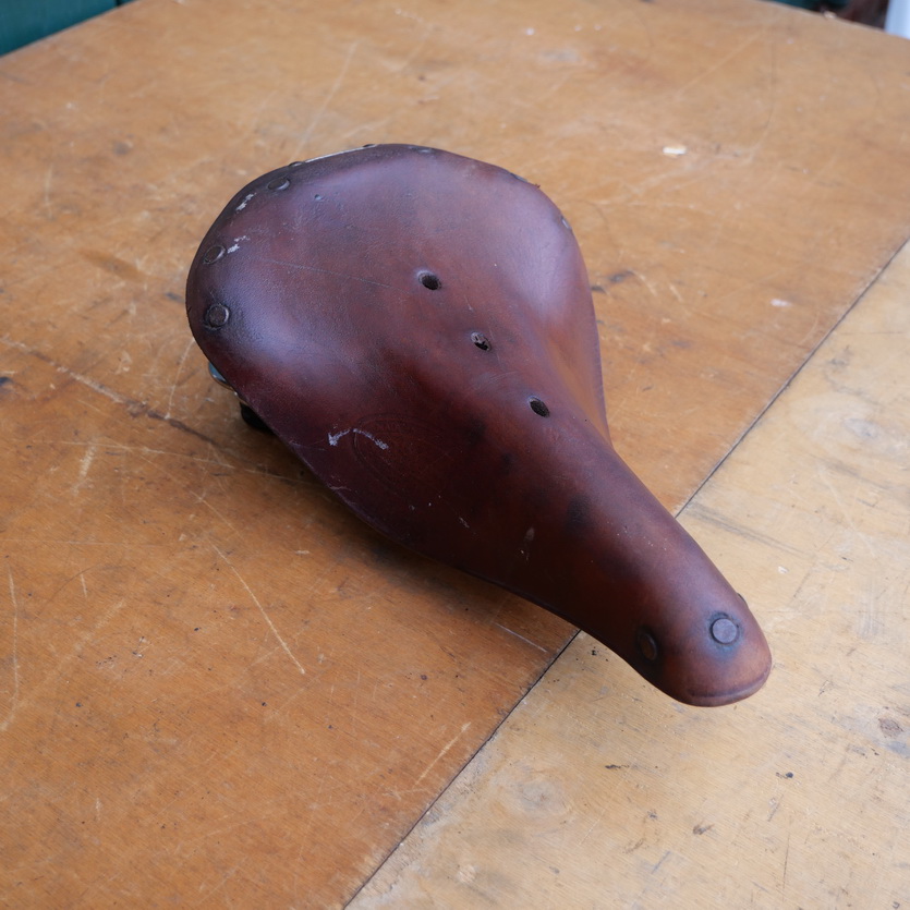 Sattel "Brooks B66" Leder mittelbraun, Breite 17 cm, Länge 29 cm, mit Patina 