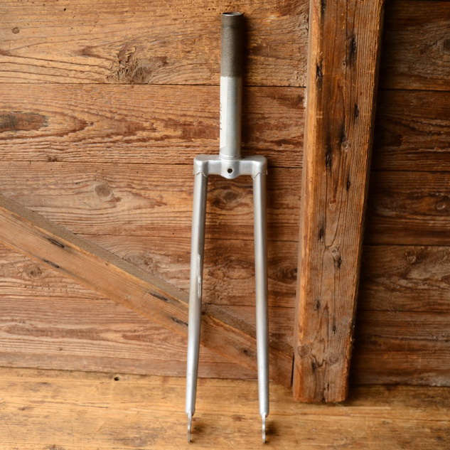 Gabel 26", Schaftlänge 365 mm, Weite oben 55 mm, 70/80er Jahre. Zustand siehe Bilder. 