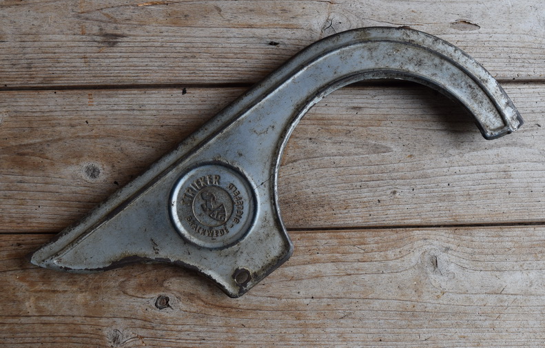 Kettenschutz "STRICKER Brackwede Bielefeld", Länge c.a. 33 cm, orig. 50er J., unrestaurierter Zustand gem. Bildern 