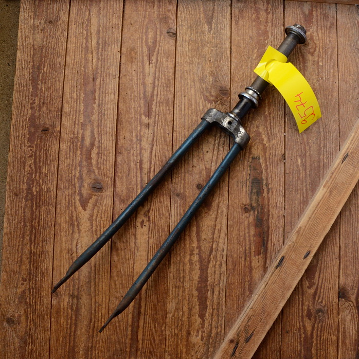 Gabel 28"orig. 30-50er J. unrestauriert, Schaftlänge 213 mm, Scheidenlänge 390 mm, Weite oben 63 mm, Zustand siehe Bilder  