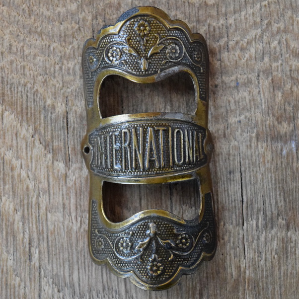 Steuerkopfschild INTERNATIONAL, 20er Jahre, Originalschild aus Sammlungsbestand 