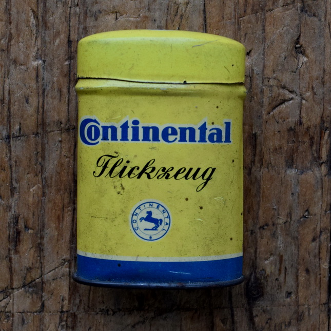 Flickzeug Blechdose "CONTINENTAL" orig. 50er Jahre, 61 x 42 x 21 mm, ohne Inhalt 