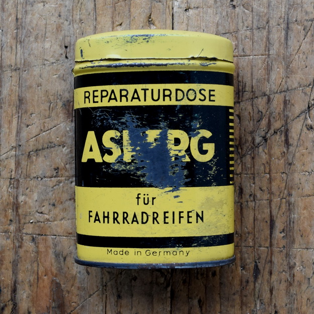 Flickzeug Blechdose "ASPERG" orig. 50er Jahre, 92 x 65 x 35 mm, für Motorrad, ohne Inhalt 