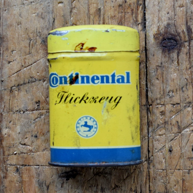 Flickzeug Blechdose "CONTINENTAL" orig. 50er Jahre, 60 x 42 x 20 mm, ohne Inhalt 