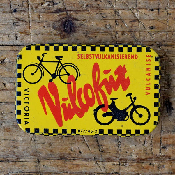Flickzeug Blechdose "VICTORIA VULCOFUX" orig. 50er Jahre, 78 x 50 x 15 mm, ohne Inhalt 