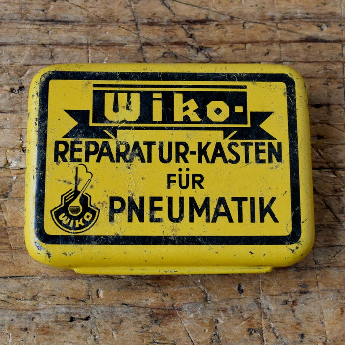Flickzeug Blechdose "WIKO" orig. 30er Jahre, 82 x 60 x 21 mm, ohne Inhalt 