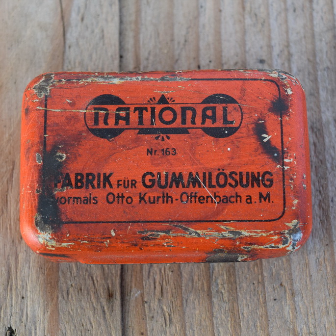 Flickzeug Blechdose "NATIONAL" orig. 30er Jahre, 60 x 41 x 17 mm, ohne Inhalt 