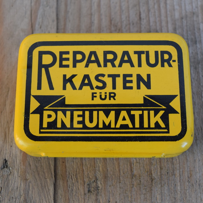 Flickzeug Blechdose "FÜR PNEUMATIK" orig. 30er Jahre, 83 x 62 x 22 mm, ohne Inhalt 