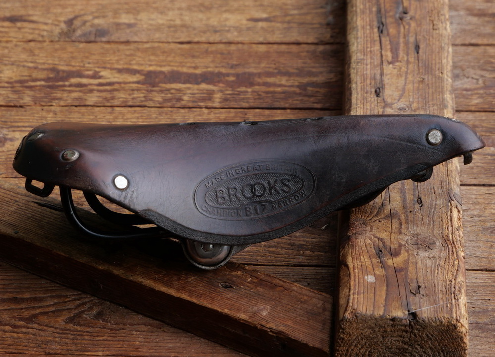 Sattel BROOKS B 17, für Rennrad, Leder, braun, Gestell schwarz lackiert/verchromt, original 30er-50er Jahre, gebr. 