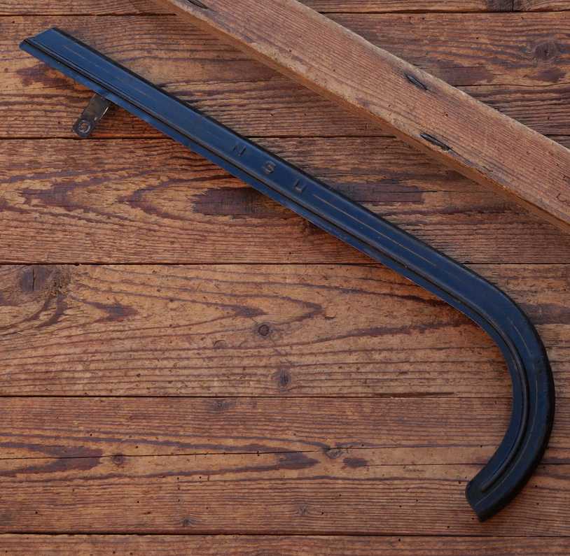 Kettenschutz, NSU, schwarz, Linien gold, Länge ca. 51 cm, orig. 30er-50er J., gebr. 