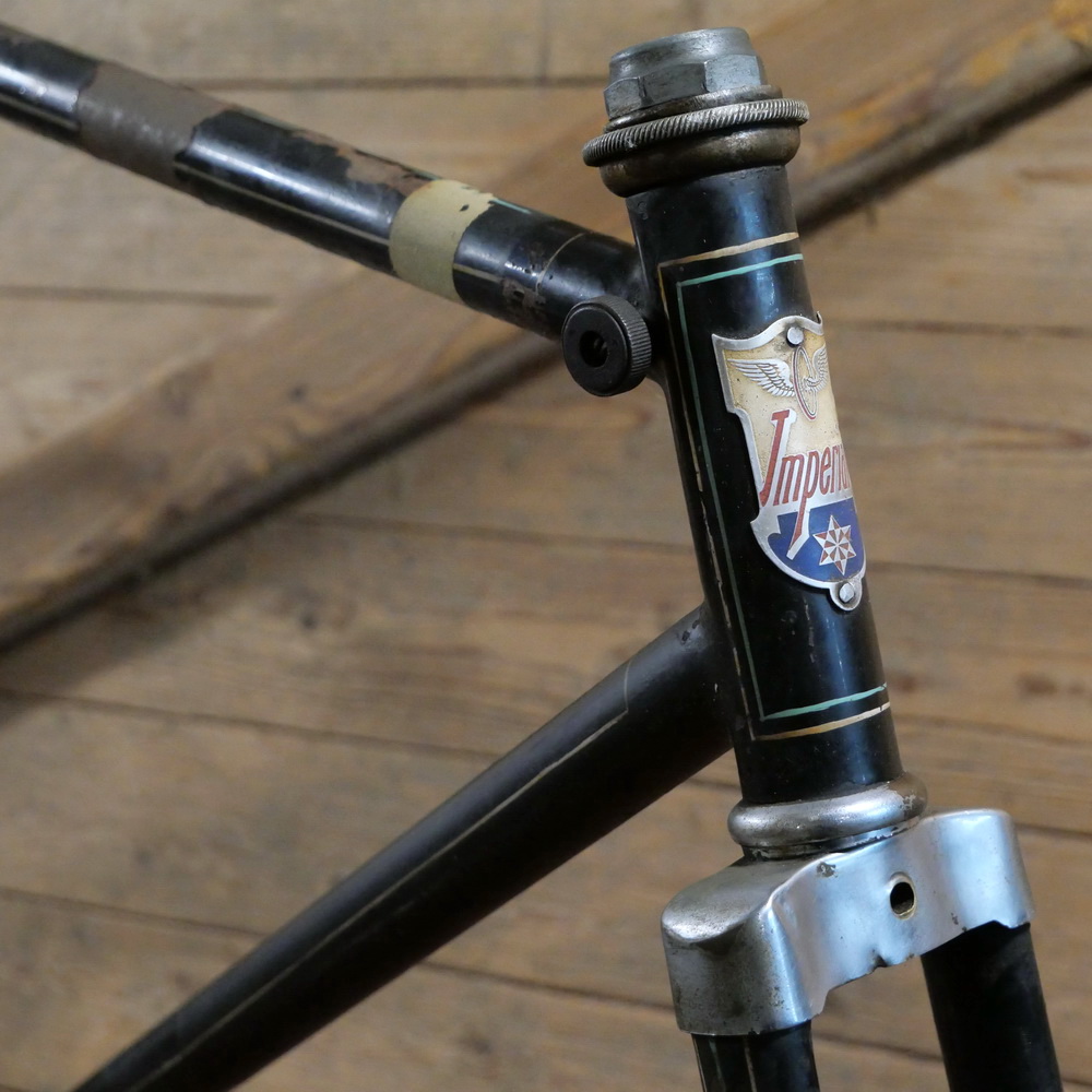 Fahrradrahmen IMPERIAL, Herrenausführung, muffenlos, 26 Zoll, 1930er Jahre, schwarz, Linien gelb/blau, gebr. 