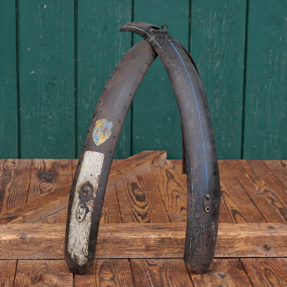 Schutzbleche Satz STANBERG, 26 Zoll, Damenausführung für Ballonrad, 30er J., schwarz, Linien blau/weiß, gebr. 