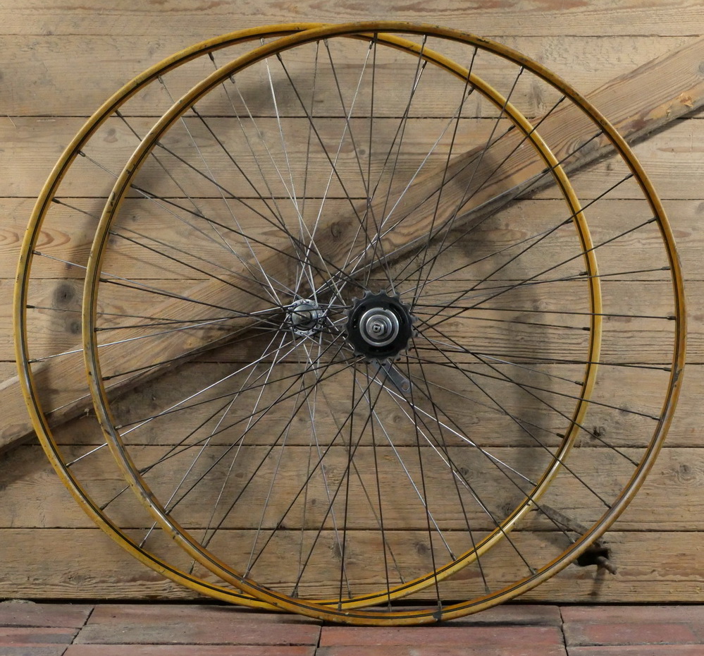 Laufradsatz 28 Zoll, Außenmaß ca. 645 mm, für Wulstbereifung, 1936, Holzdekor, KRZ und TORPEDO Nabe, gebr. 