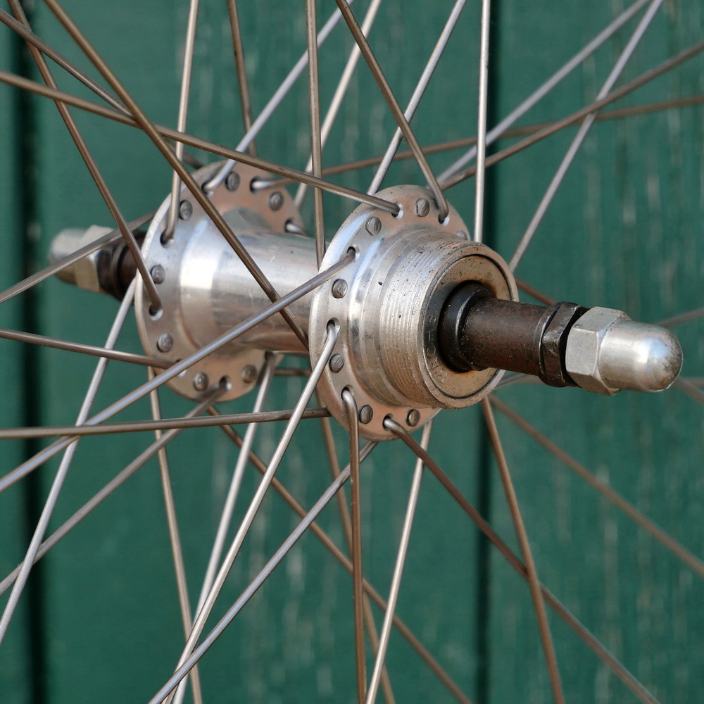 Hinterrad, 26 Zoll (590!),mit SCHÜRMANN-Felge, Alu, 90er J., Nabe SACHS, Alu, f. Schraubkranz , NOS 