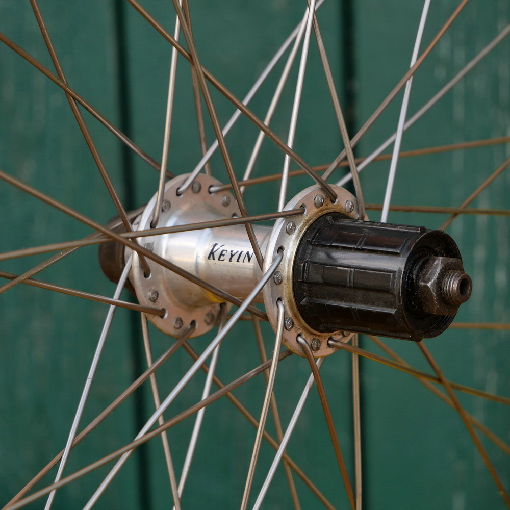 Hinterrad, 26 Zoll (559),mit GRÜNERT Dynamic Hochprofil-Felge, Alu, gelb, für MTB 90er J., Nabe KEYIN, NOS 