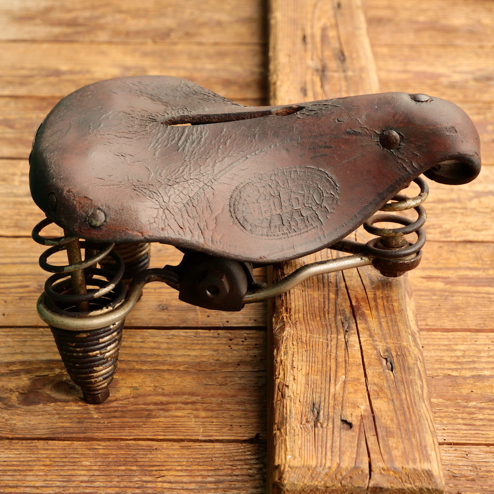 Sattel, Damen, VELEDA, 20er/30er J., für Tourenrad, Leder braun, Gestell vernickelt, gebr. 