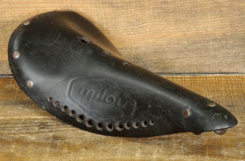 Sattel, Herren, MILOU, 30er-50er J., für Rennrad, Leder schwarz, Gestell verchromt, gebr. 