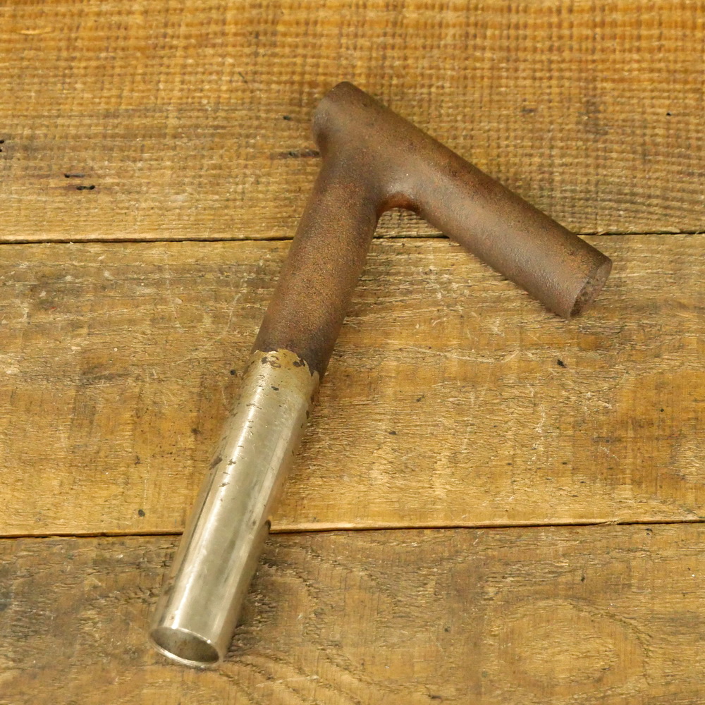 Winkelsattelstütze, Durchmesser: ca. 22 mm, Schaftlänge: ca 150 mm, vernickelt, orig. 10er-30er Jahre, gebr. 