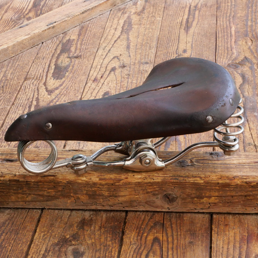 Sattel KLM (Köln-Lindentaler Metallwerke), Herren, Leder, braun, Gestell vernickelt, original 1910er/20er Jahre, gebr. 