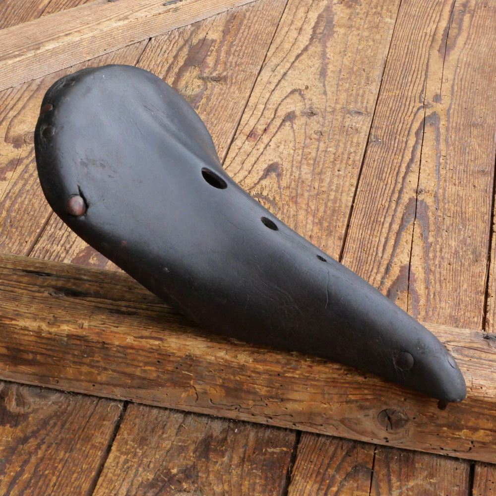 Sattel, Herren, für Rennrad, Leder braun, Gestell vernickelt, original 1920er J., gebr. 