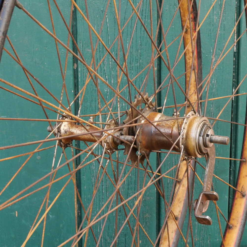 Laufradsatz 28 Zoll, Außendurchmesser ca. 665 mm, für Wulstbereifung, 1928, Holzdekor, F&S-Naben, gebr. 