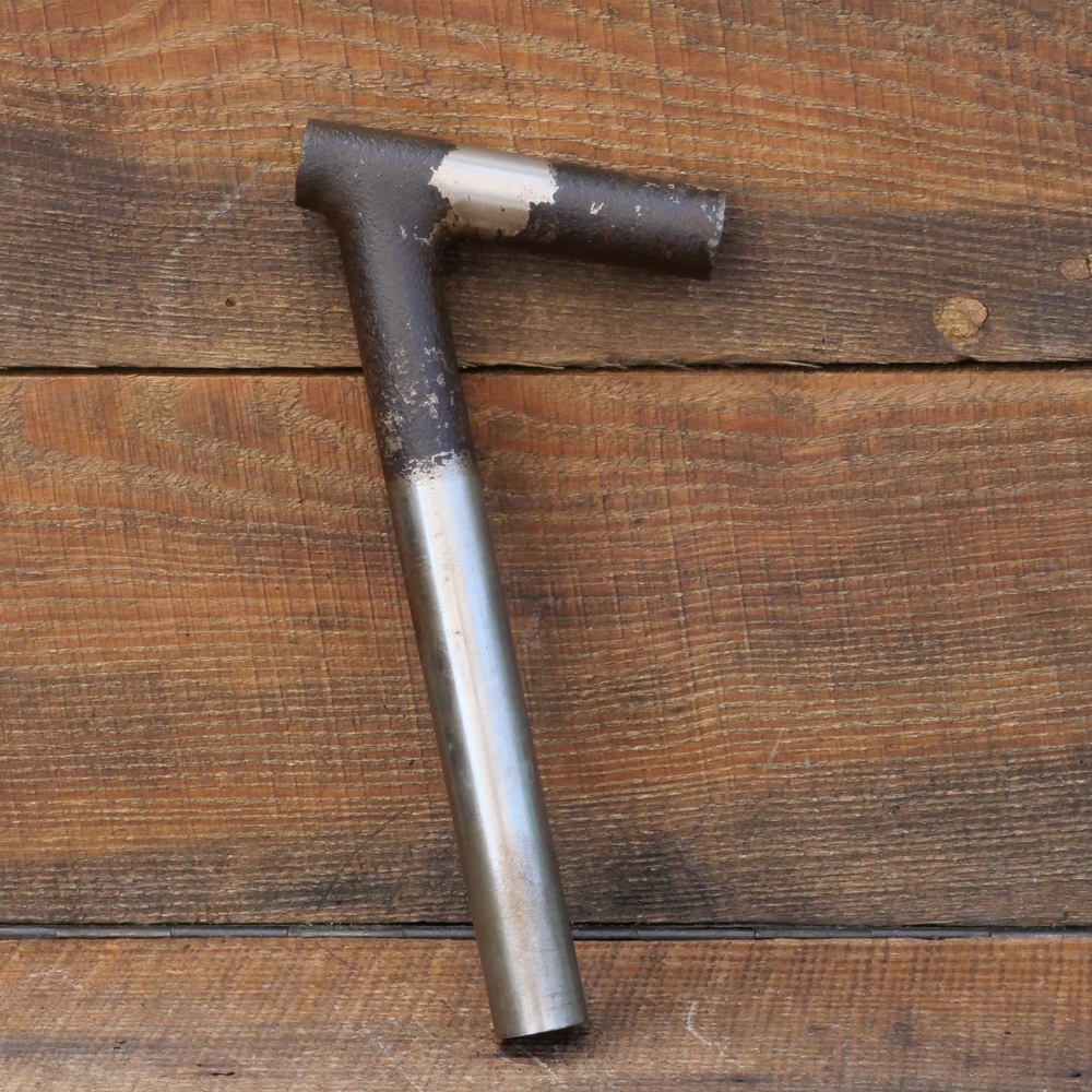 Winkelsattelstütze, Durchmesser: ca. 22,2 mm, Schaftlänge: ca 180 mm, vernickelt, orig. 10er-30er Jahre, gebr. 