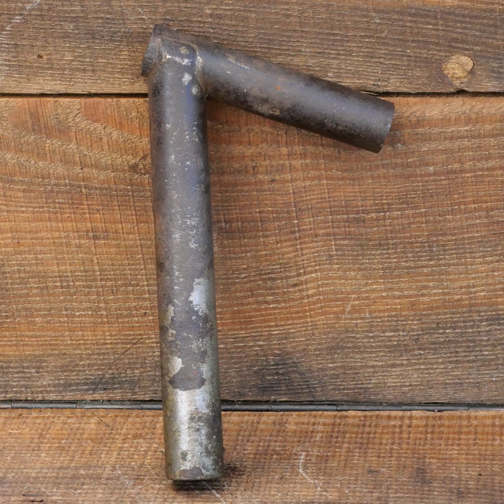 Winkelsattelstütze, Durchmesser: ca. 24,0 mm, Schaftlänge: ca 140 mm, vernickelt, orig. 10er/20er Jahre, gebr. 