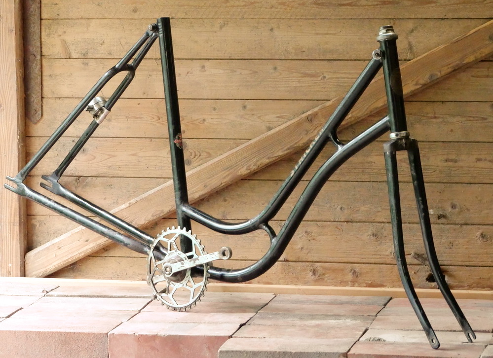 Fahrradrahmen STRICKER, Damenausführung für Tourenrad, 28 Zoll, 30er J., gebr. 