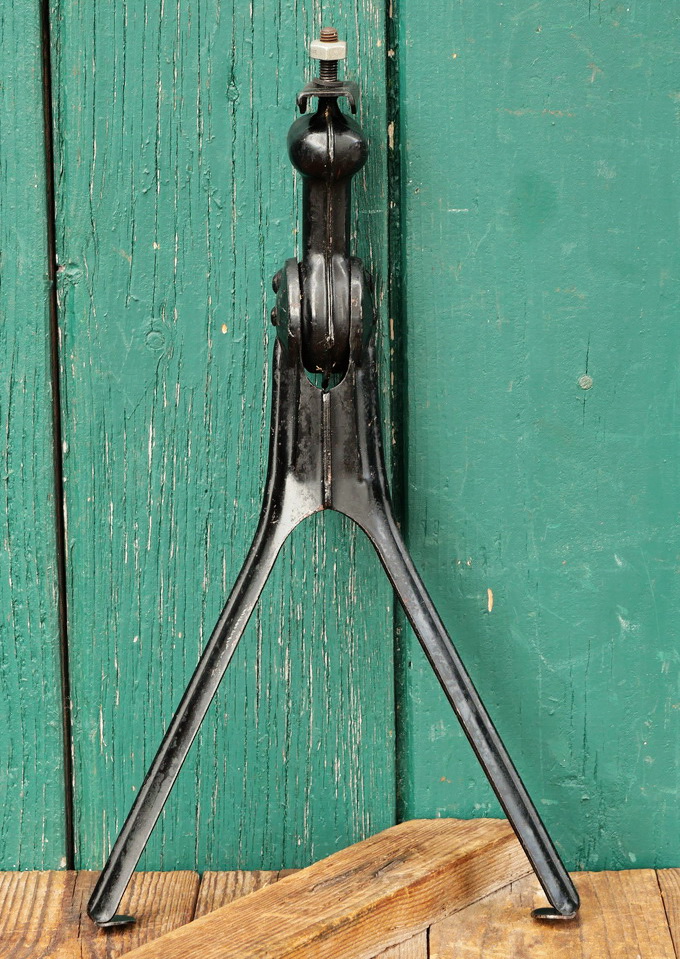 Zweibeinständer BULLDOG, für Fahrrad und Moped, Formblech, 30er-50er J., schwarz, NOS 