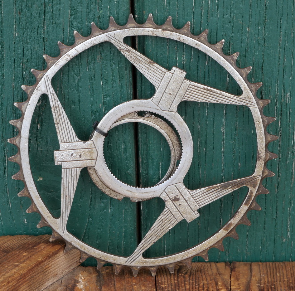 Kettenblatt ADLER, 50er J., 1/2 Zoll, verchromt, zum Aufpressen, inkl. Konterring, Aufnahme-Durchmesser 53mm, 44 Zähne, gebr. 