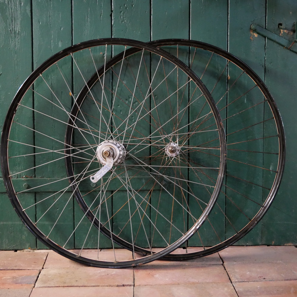 Laufradsatz 28 x 1,75 für Drahtbereifung, Felgenbreite ca. 36 mm, schwarz, Linierung gold/rot/weiß 