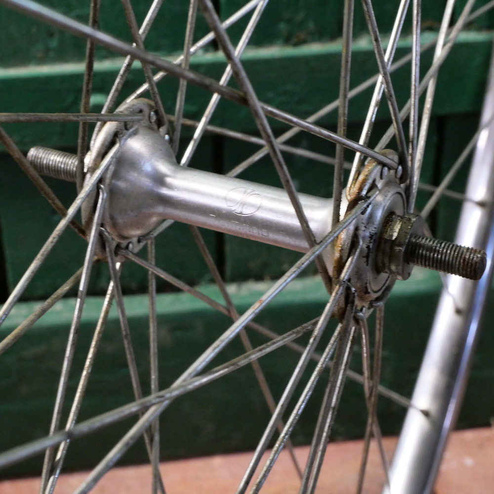 Vorderrad 27 Zoll (630), 70er Jahre, FEMCO-Felge für Drahtreifen, verchromt, SHIMANO-Nabe, gebr. 