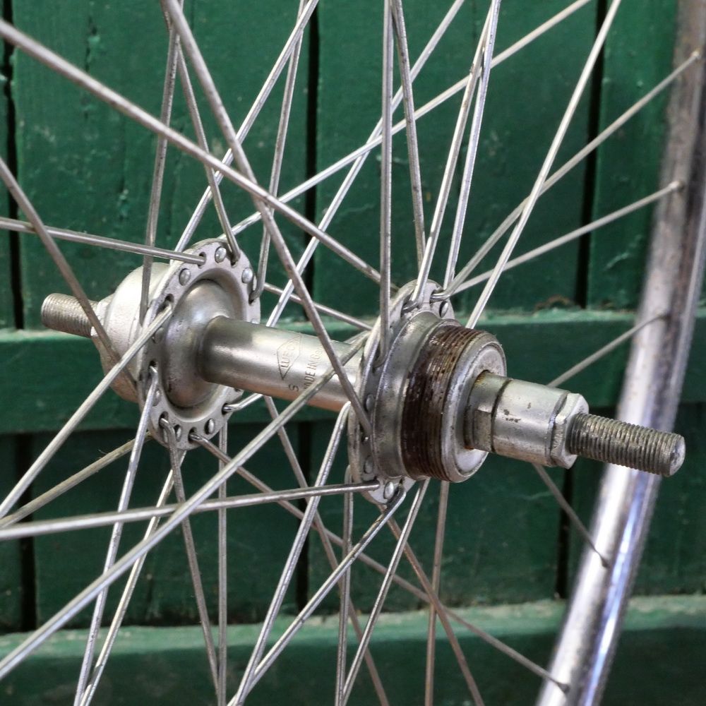 Hinterrad mit RIGIDA Superchromix Kasten-Felge 28 Zoll (622), verchromt, 1970er/80er J., WECO Schraubkranz-Nabe verchromt, NOS 