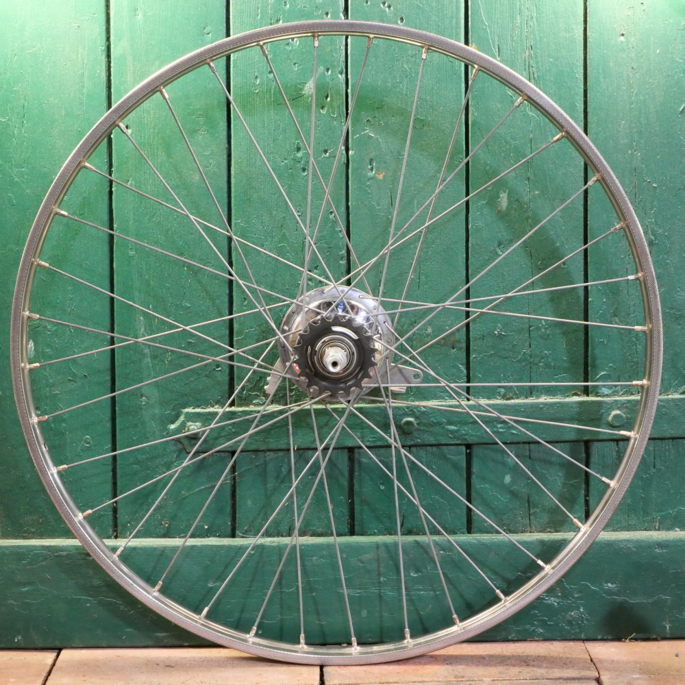 Hinterrad 26 Zoll (590), für Drahtbereifung, WEINMANN Westwood-Felge, Niro, Nabe STURMEY ARCHER 3-Gang, NOS 