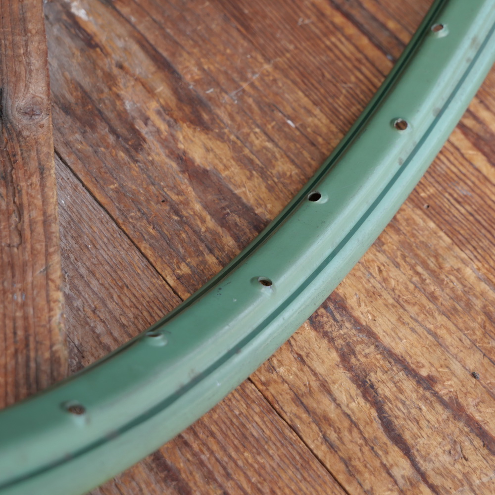 Felge, 26 Zoll (559), Stahl lindgrün/Linierung dunkelgrün, 30er-50er J., NOS 