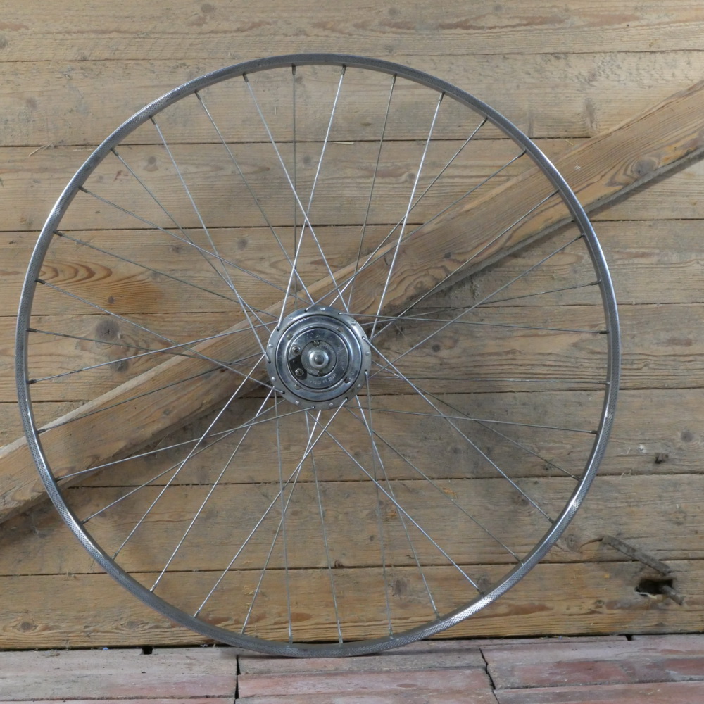 Vorderrad 28 Zoll (622), 1975, REGIDA Superchromix Drahtreifenfelge, Nabe: STURMEY ARCHER Dynahub, gebr. 