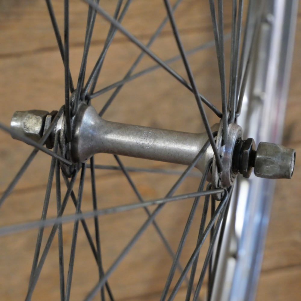 Vorderrad mit Westwood-Felge, 28 Zoll (622), verchromt, 1980er J., MAILLARD-Nabe, gebr. 
