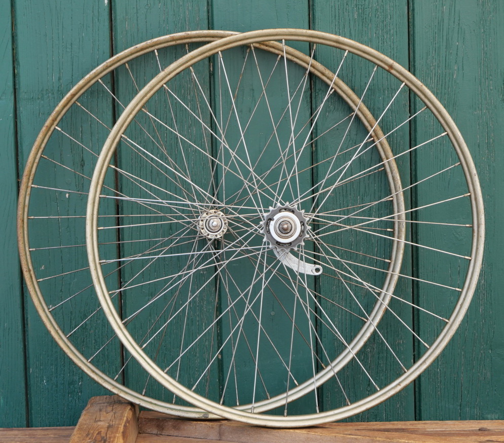 Laufradsatz 26 Zoll (559) für Drahtbereifung, 1953, Hinterrad mit DUREX-Nabe, gebr. 